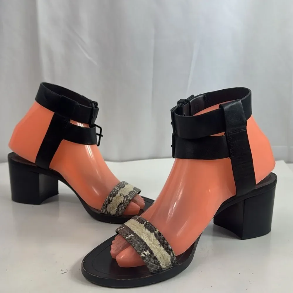 Pour la Victoire‎ Dagney Double-Buckle City Sandal